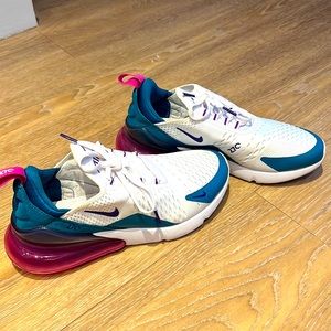 Nike AirMax 270 Women’s size 9